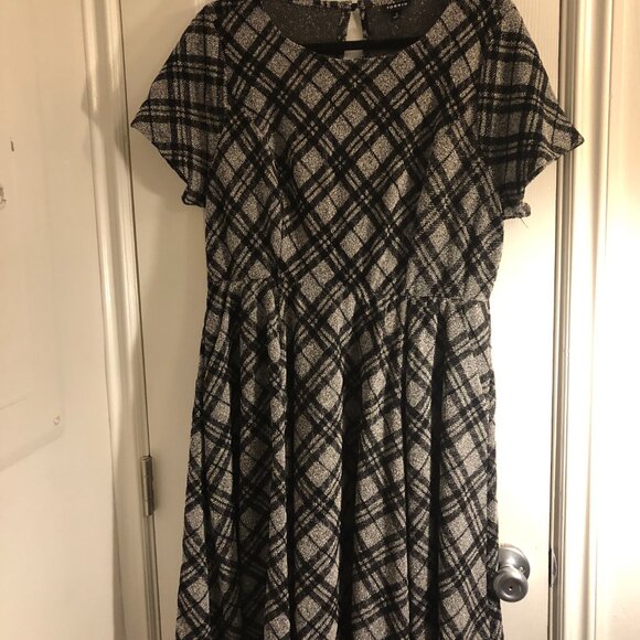 Torrid Black/White Textured Gingham A-Line Dress - Picture 6 of 11